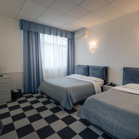 Hotel Giulietta E Romeo Casal Palocco Bagian luar foto