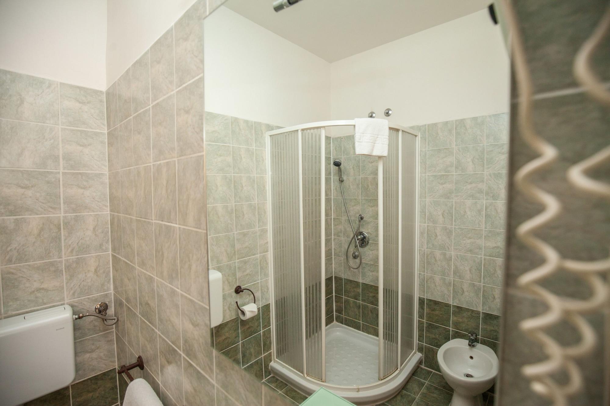 Hotel Giulietta E Romeo Casal Palocco Bagian luar foto