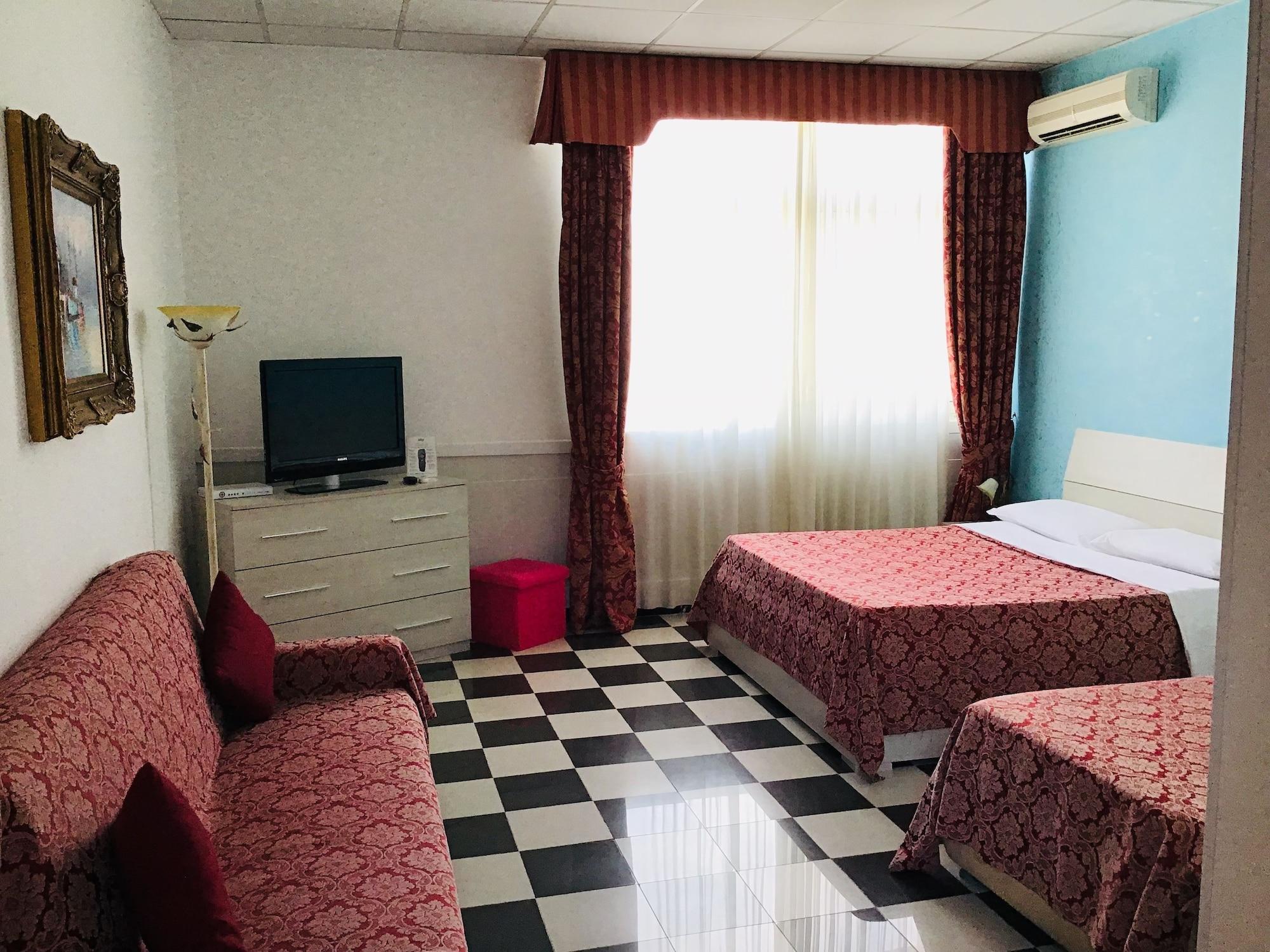 Hotel Giulietta E Romeo Casal Palocco Bagian luar foto