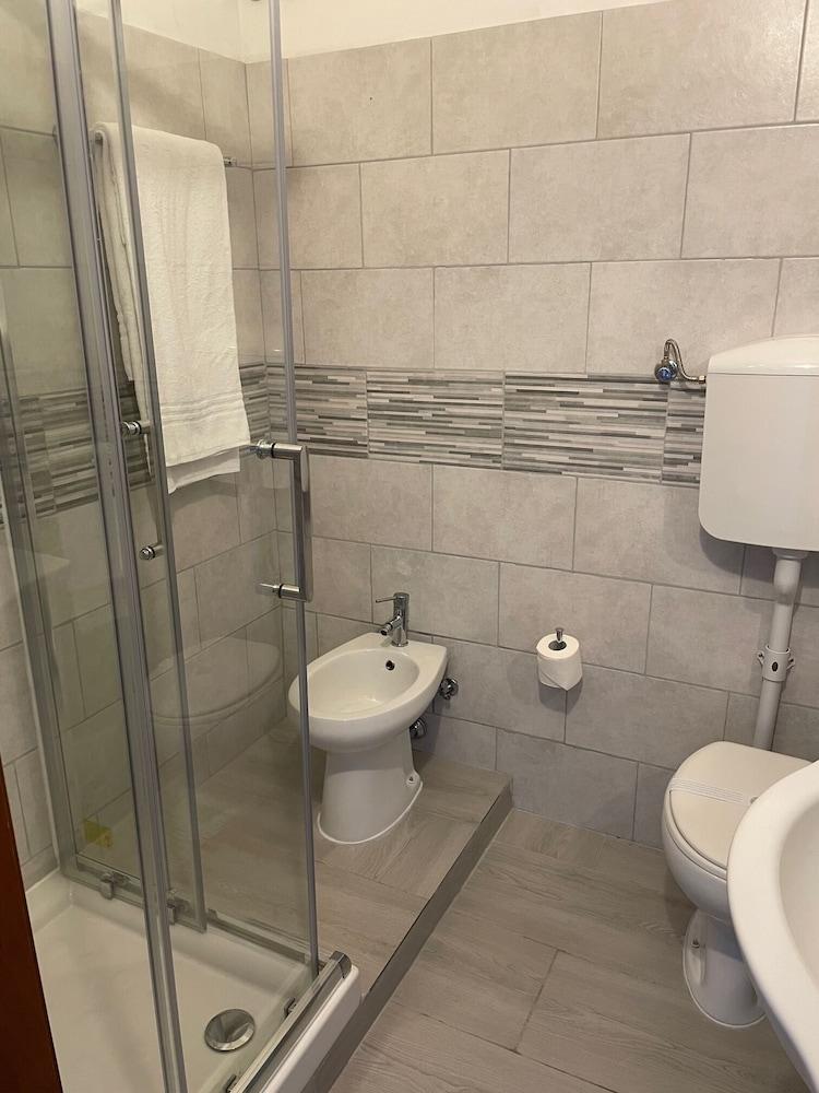 Hotel Giulietta E Romeo Casal Palocco Bagian luar foto