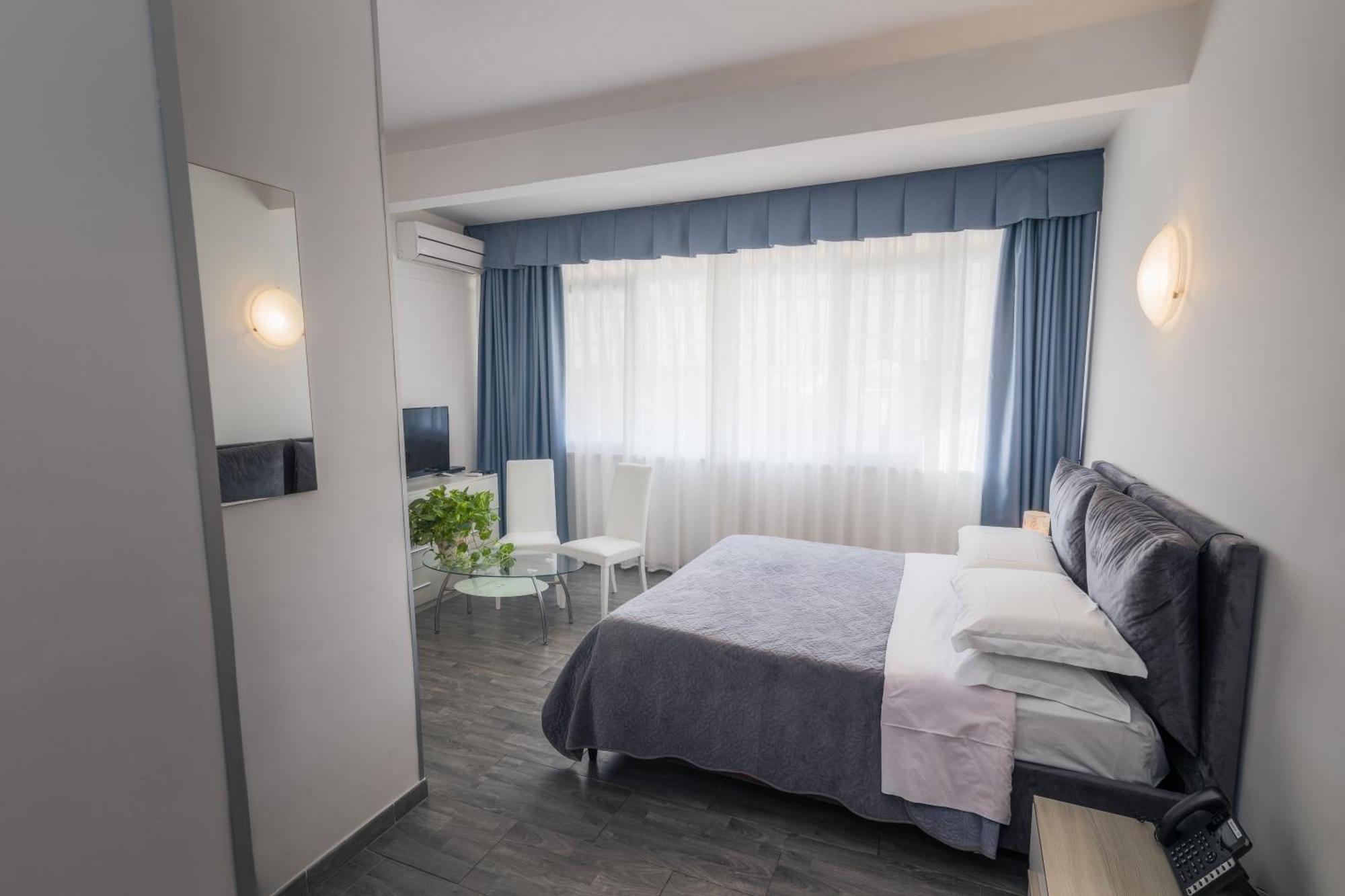 Hotel Giulietta E Romeo Casal Palocco Bagian luar foto