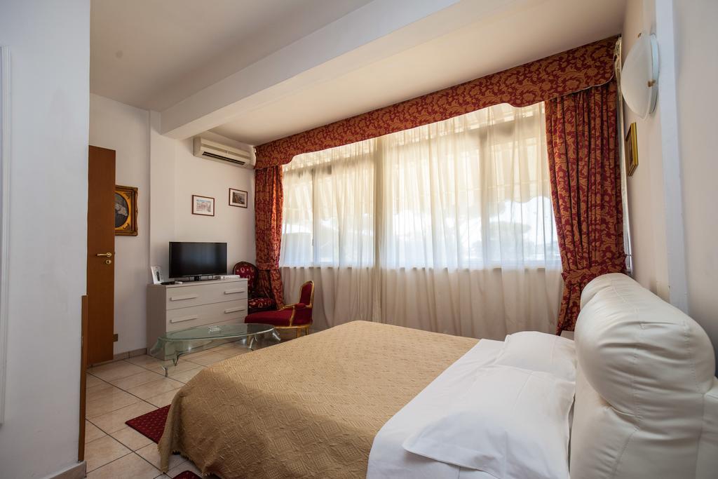 Hotel Giulietta E Romeo Casal Palocco Bagian luar foto